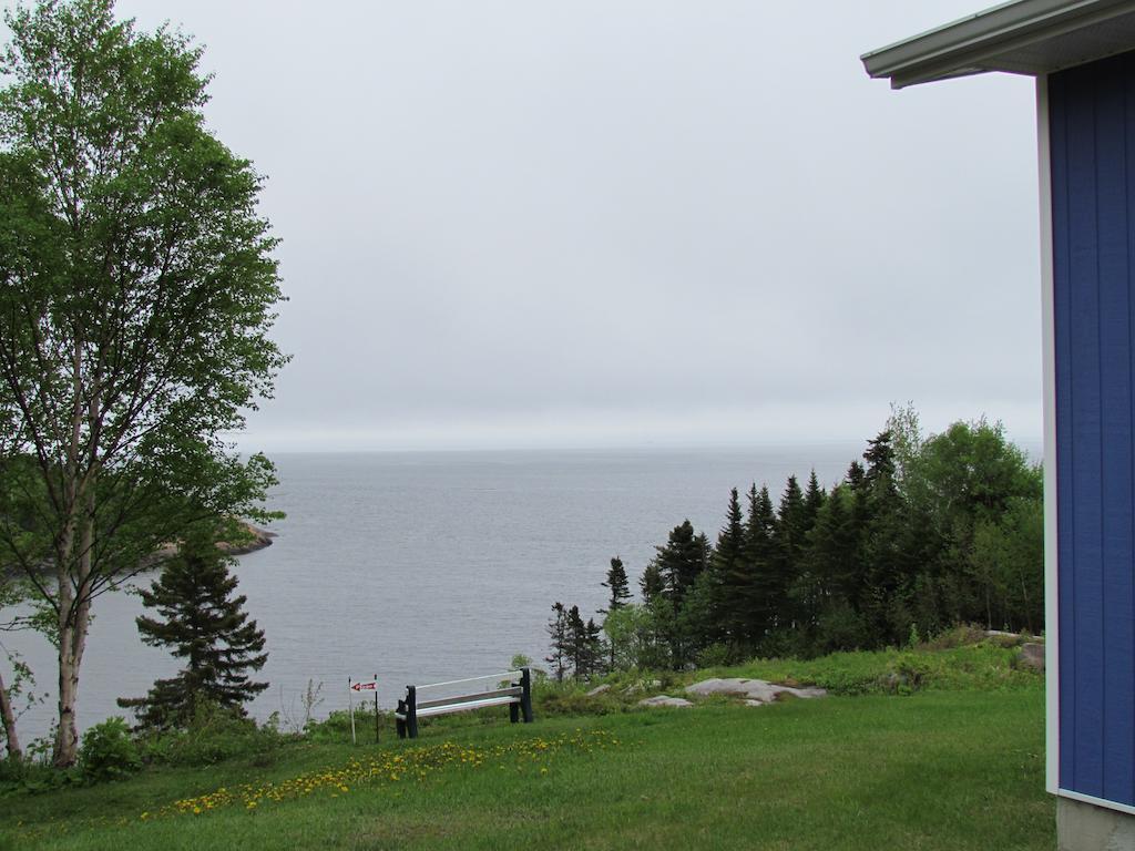 Les Chalets Au Bord De La Mer Les Escoumins Bilik gambar