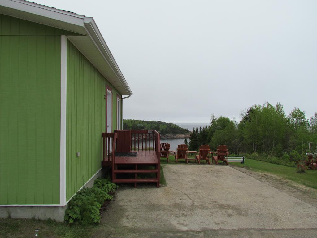 Les Chalets Au Bord De La Mer Les Escoumins Bilik gambar