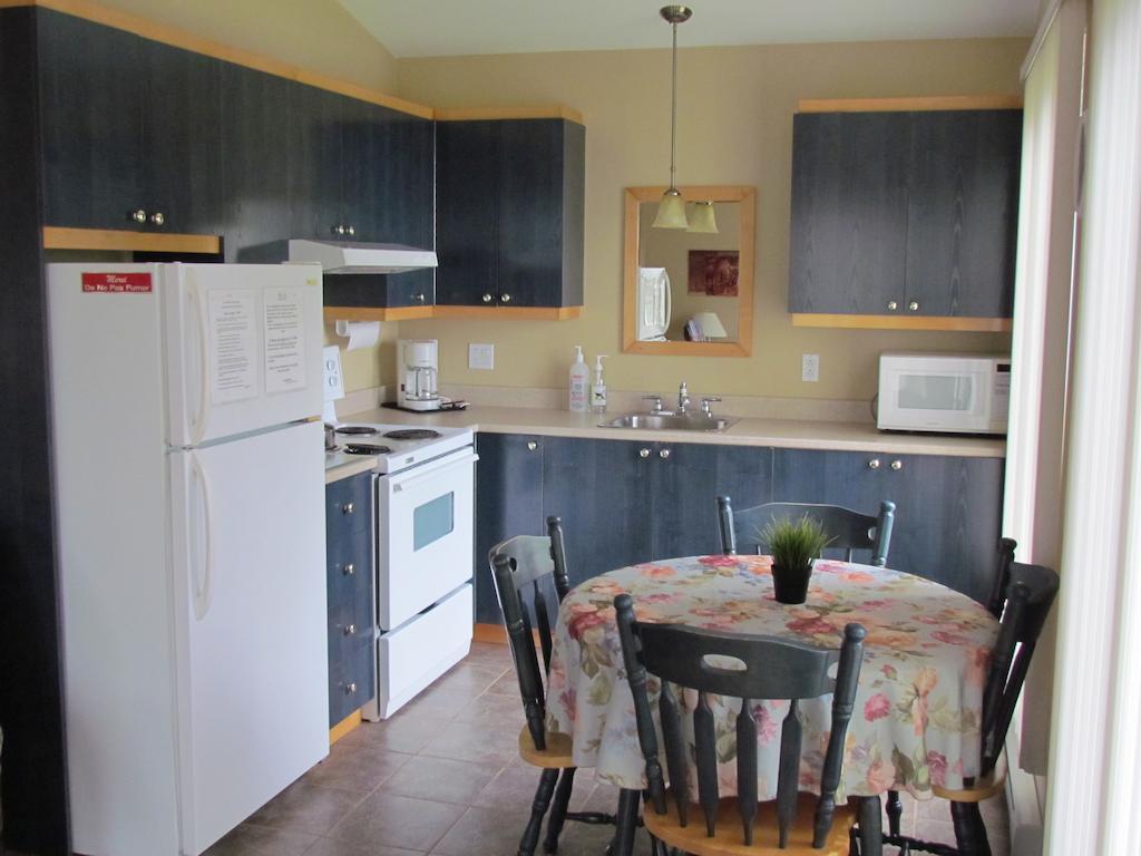 Les Chalets Au Bord De La Mer Les Escoumins Bilik gambar